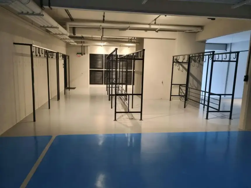 Bicicletário e área de armazenamento